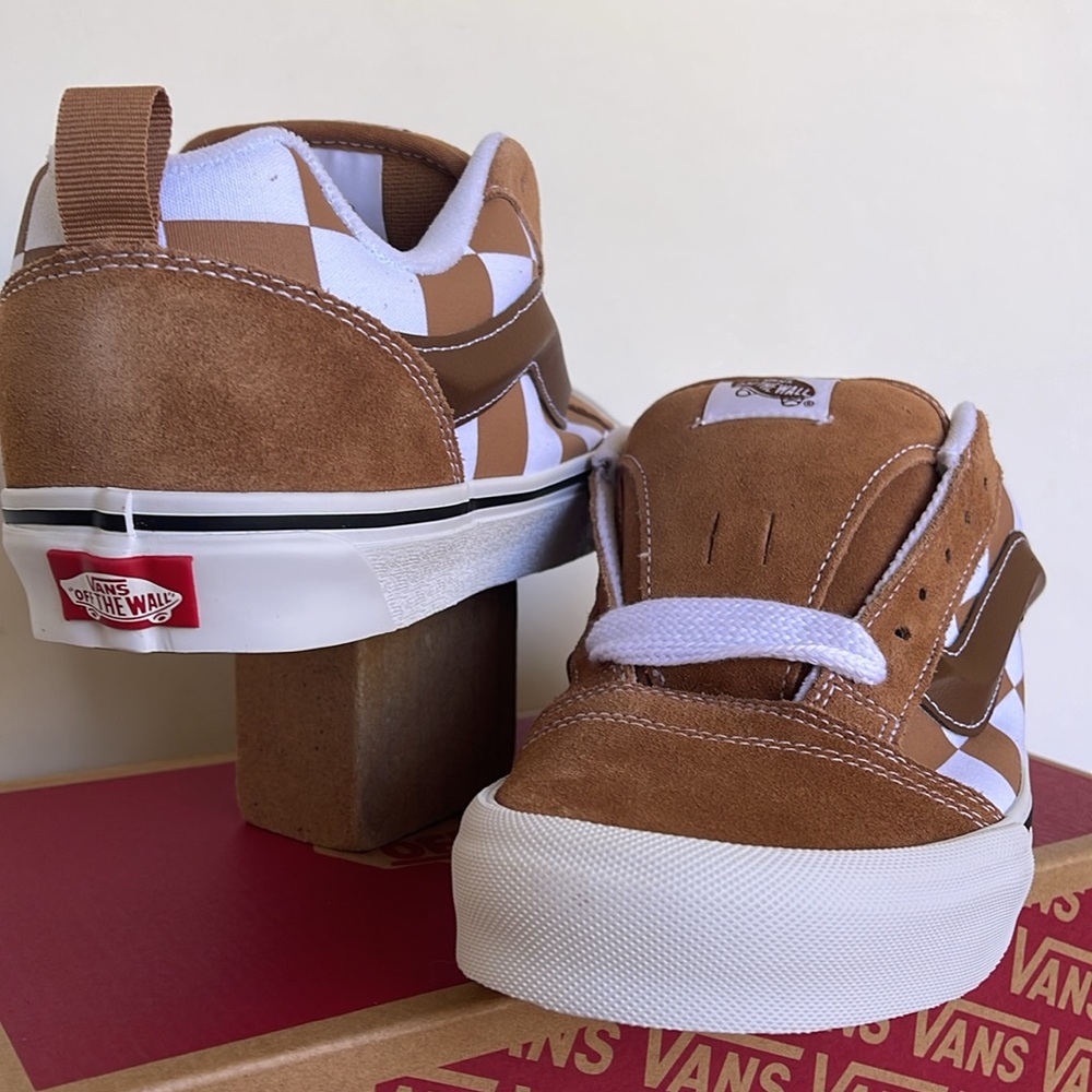 Vans Men’s Knu Skool
Mega Check Brown
VN000CRPBRO
Sneakers - Picture 9 of 16
